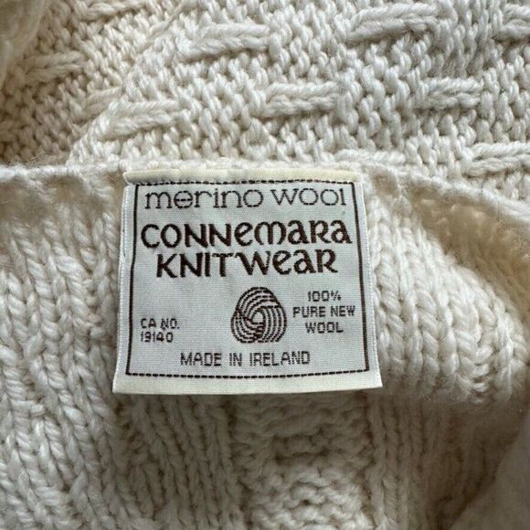 Connemara Knitwear White Merino Wool Celtic Irish Fisherman Cape Poncho - Picture 2 of 9